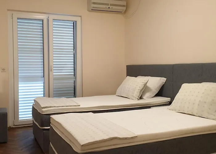 And With Parking Space Hvar - 15378 Guest house