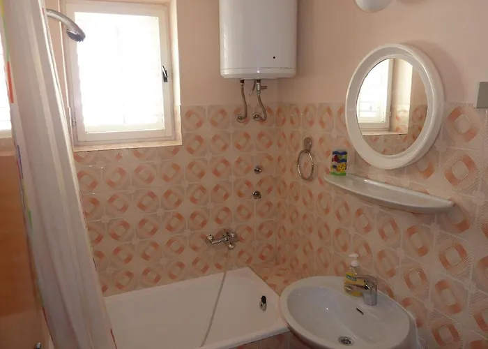 Guest house And With Parking Space Hvar - 15378