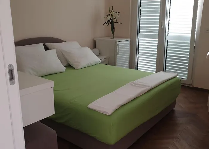 And With Parking Space Hvar - 15378 Guest house