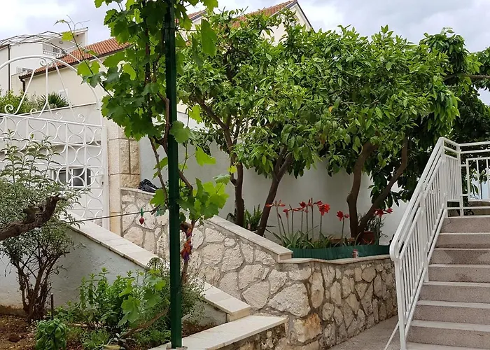 Guest house And With Parking Space Hvar - 15378